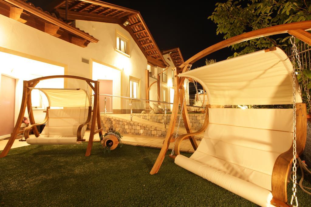 Wellness Suite Na' Canuna' Roddi Kültér fotó