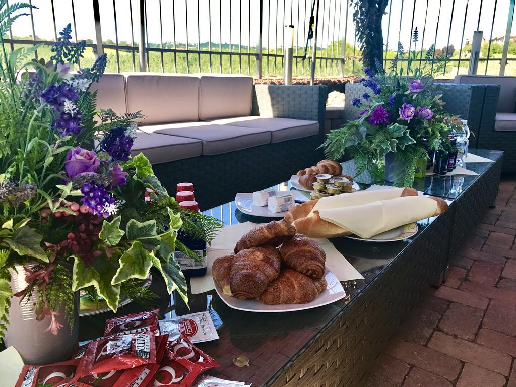 Wellness Suite Na' Canuna' Roddi Kültér fotó