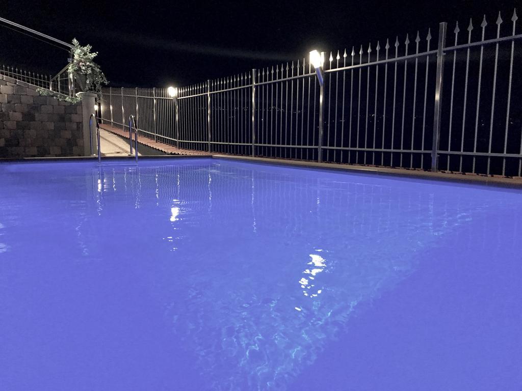 Wellness Suite Na' Canuna' Roddi Kültér fotó