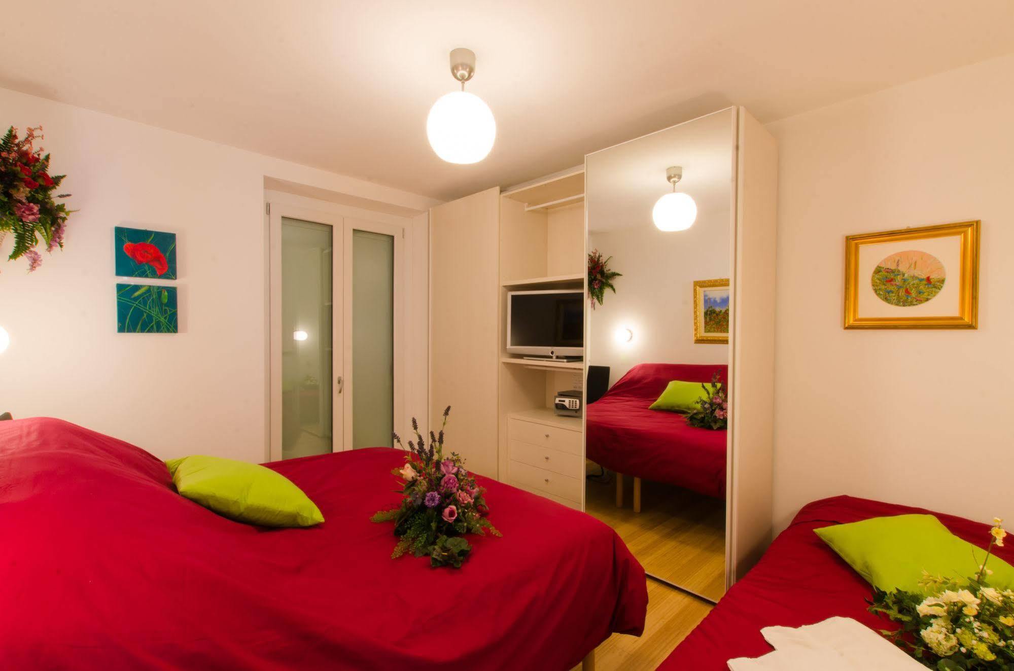Wellness Suite Na' Canuna' Roddi Kültér fotó
